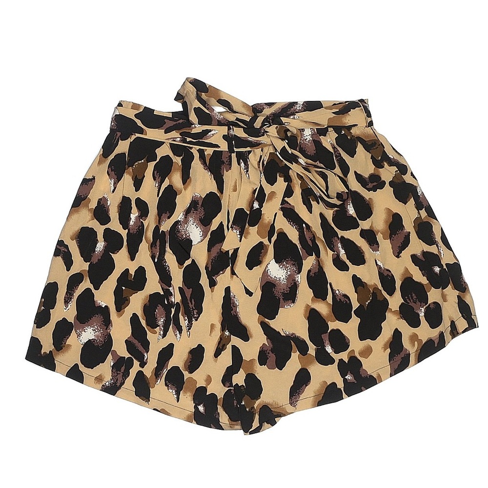 Cute and stretchy leopard shorts with tie waistband
